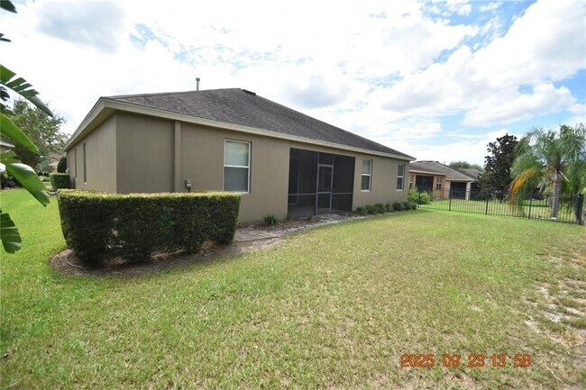 Building Photo - 15660 Starling Water Dr