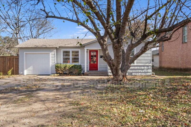 Photo - 320 NE 31st St House