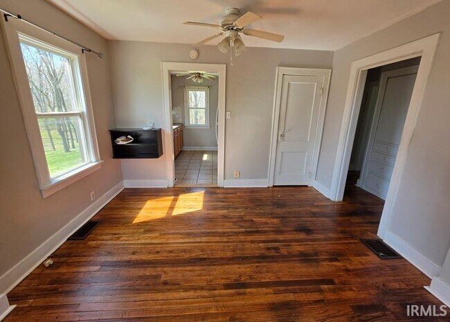 Foto del edificio - 1821 IN-26