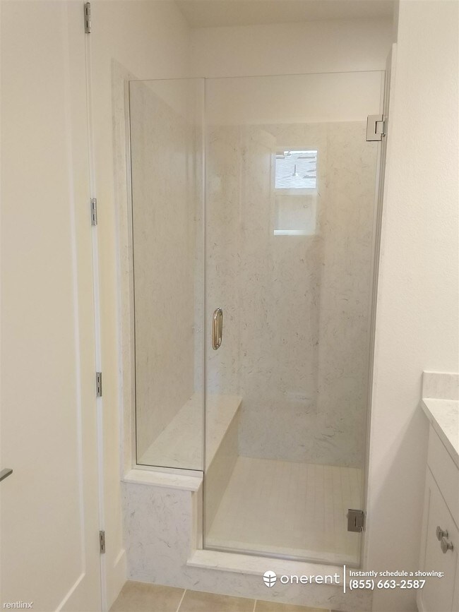 Building Photo - 3 br, 3.5 bath Townhome - 6 Avondale Ave -