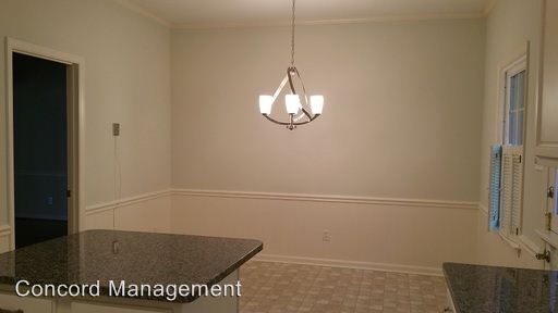 Building Photo - 3 Fountain Manor Dr