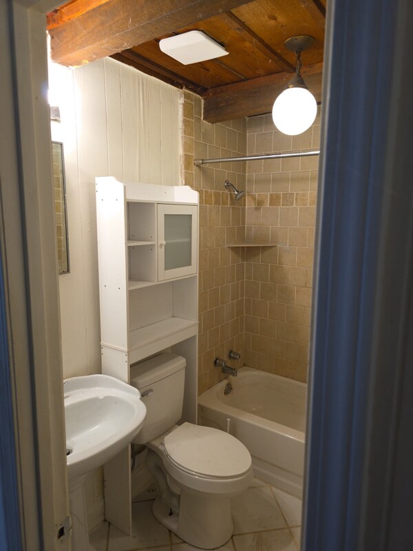 Building Photo - 4334 Sherwood Forest