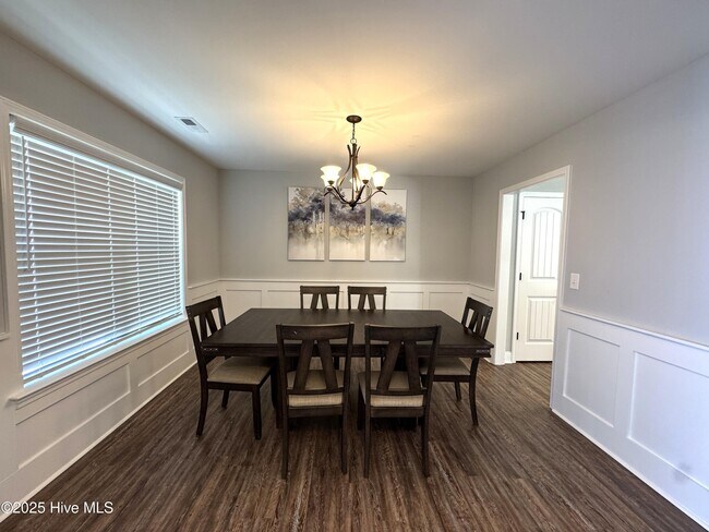 Foto del edificio - 425 Pebble Shore Dr