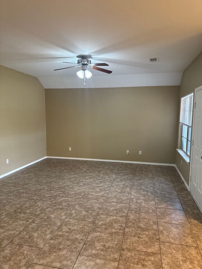 Building Photo - 1307B-1307B Clinic Ln