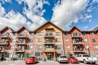 Building Photo - Peak Estates