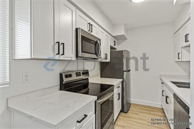 Foto del edificio - 908 E Claremont St