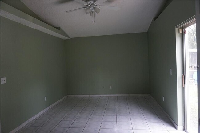 Foto del edificio - 7139 Edgewater Shores Ct