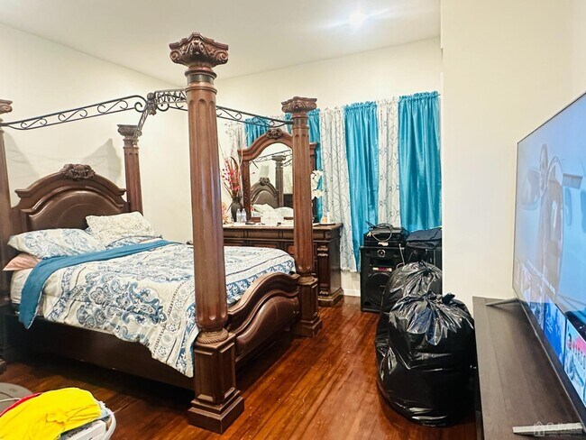 Foto del edificio - 673 Catherine St