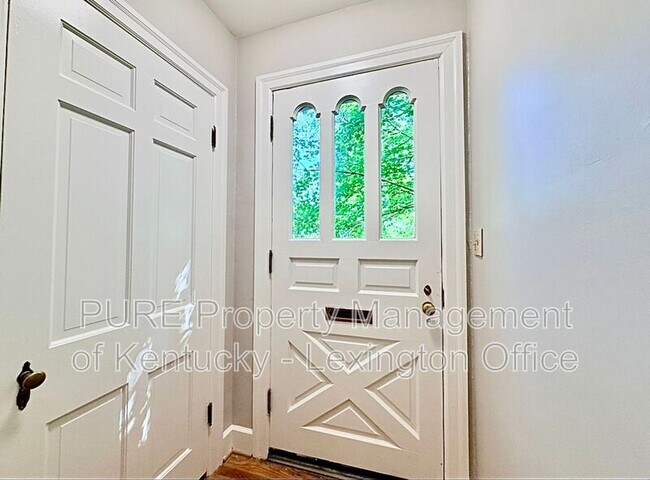 Foto del edificio - 484 Hart Rd