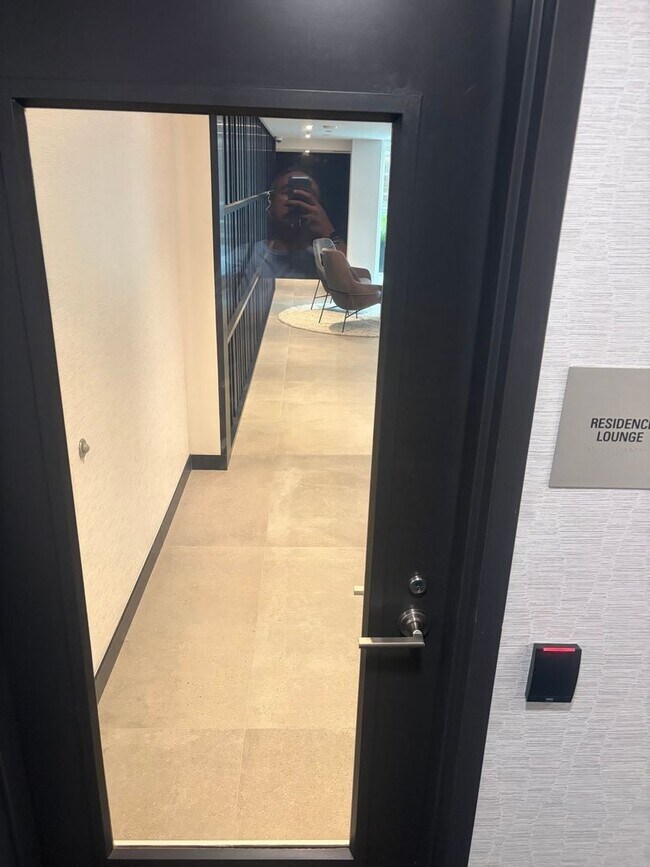 Foto del edificio - 644 E 14th St