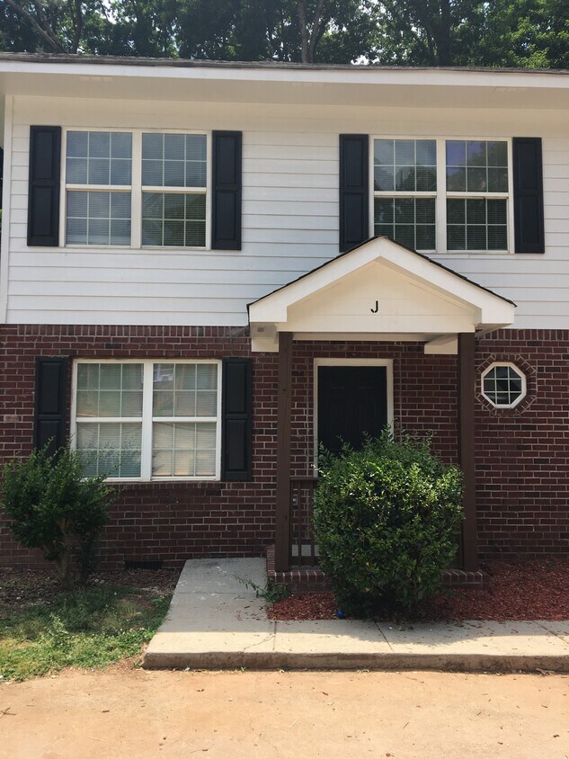 122 Nowell St, Monroe, GA 30655 Townhome Rentals in Monroe GA