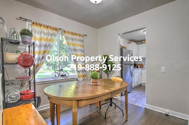 Foto del edificio - 6215 Glen Dr