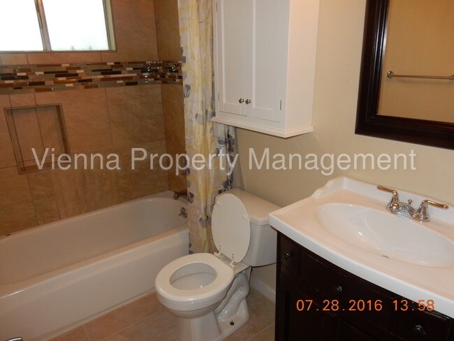 Building Photo - 7270 Douglas Blvd