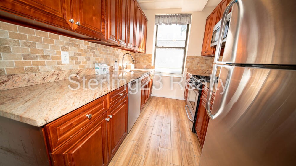 Primary Photo - 2455 27th St