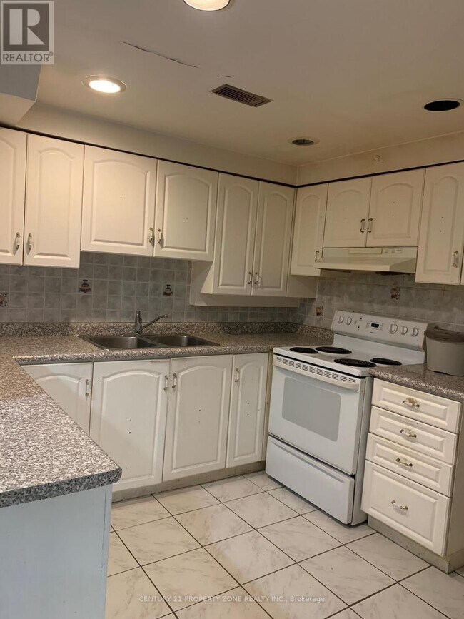 Building Photo - 6079 Tillsdown Dr