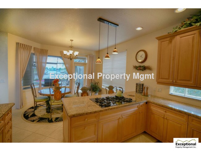 Building Photo - AVAILABLE NOW!  MUST SEE!