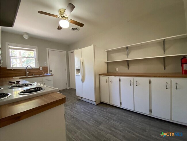 Foto del edificio - 1818 S 39th St