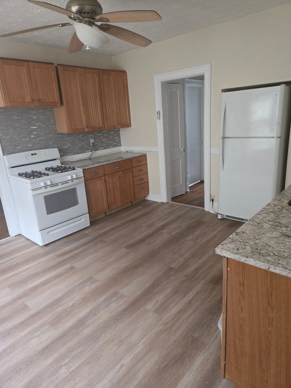 Foto del edificio - 54 Sharon St