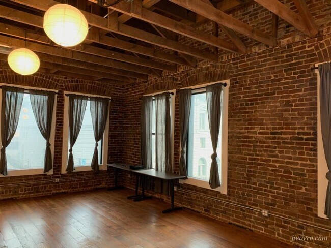 Building Photo - 30 7th St