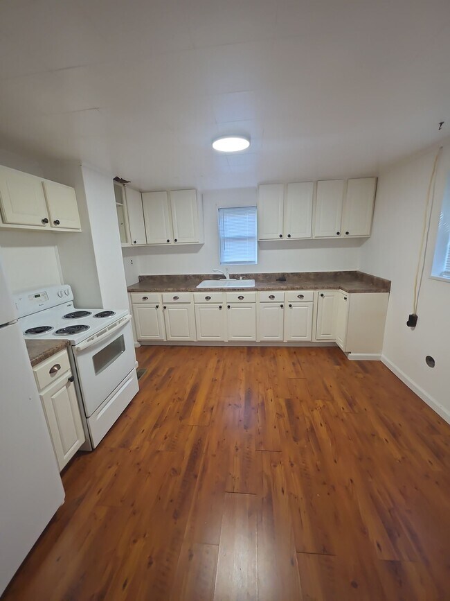 Foto del edificio - 613 Evans St