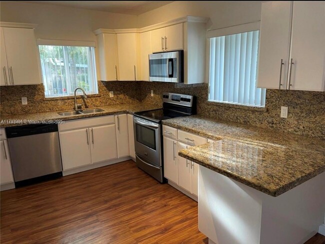 Foto del edificio - 3 bedroom in North Miami FL 33179