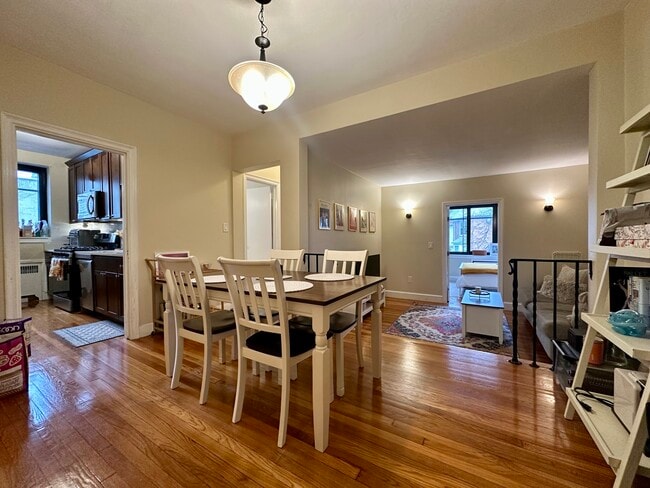 Building Photo - 65 Strathmore Rd