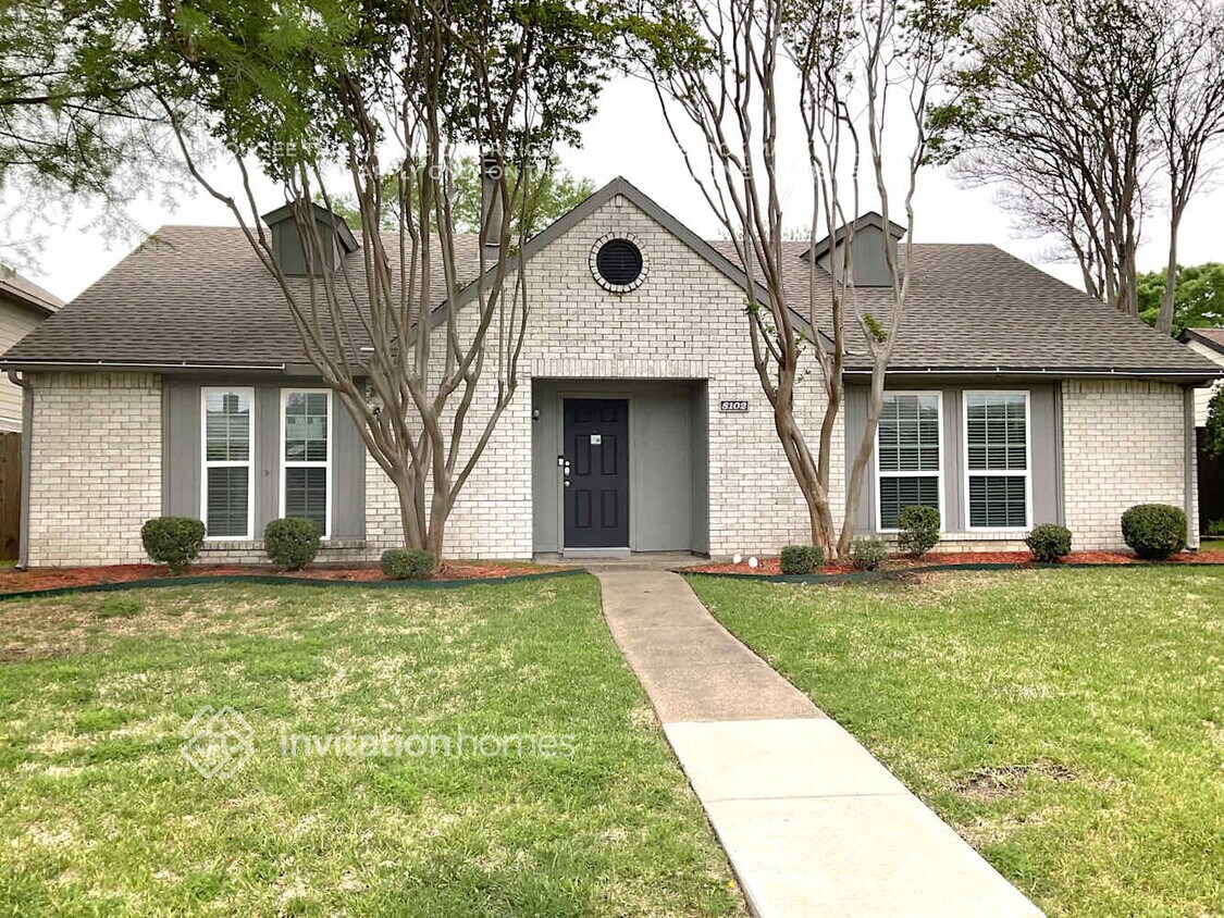 Foto principal - 8102 Kensington Dr
