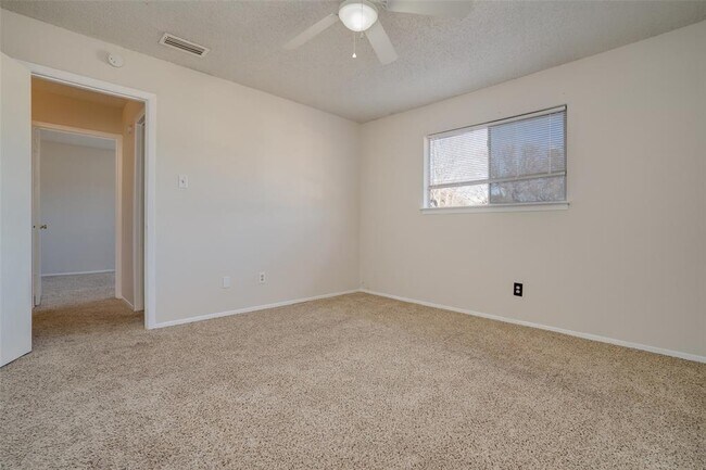 Building Photo - 2802 Nova Dr