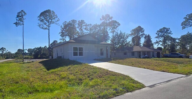 Photo - Brand new 2/2 in Lehigh Acres House