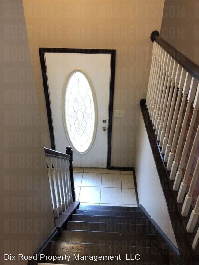 Building Photo - 3 br, 2.5 bath House - 8121 Barret Road,
