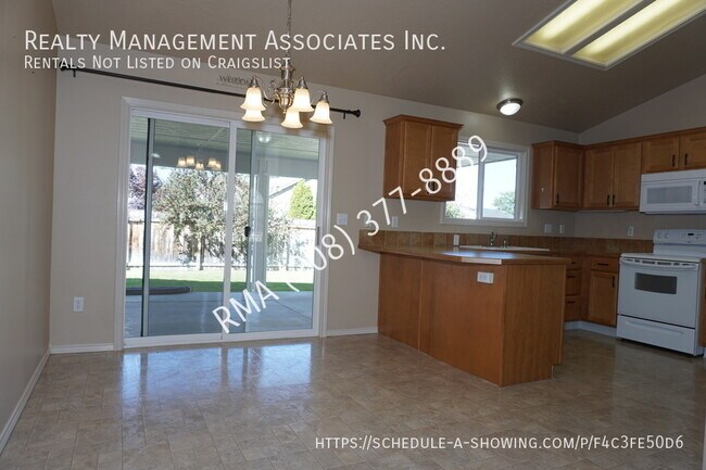 Building Photo - Great 3 Bedroom House in North West Nampa