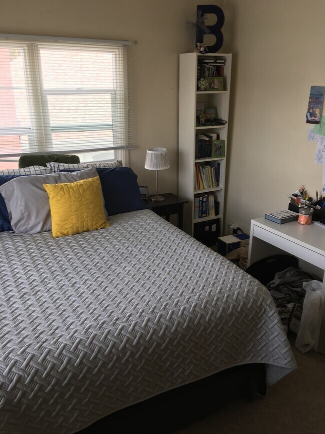 Building Photo - Great 1 bedroom apartment! Close to BYU