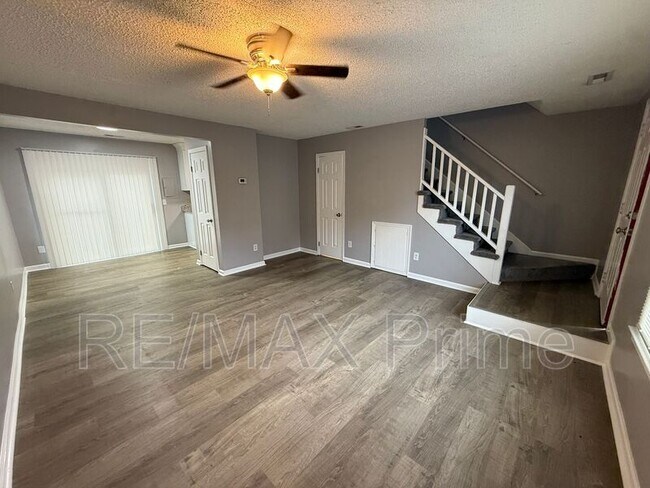 Foto del edificio - 906 Seabreeze Ct