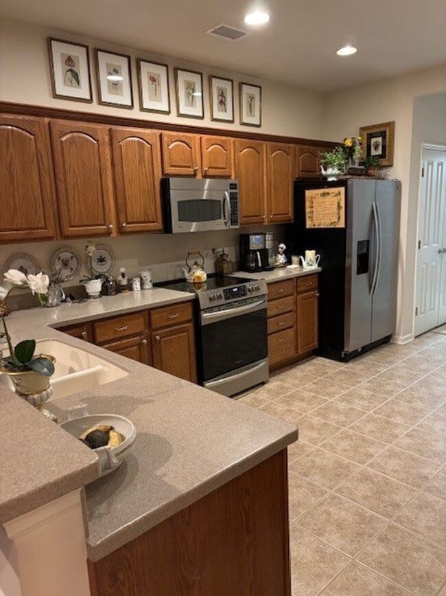 Building Photo - Welcome to Abbey Glen