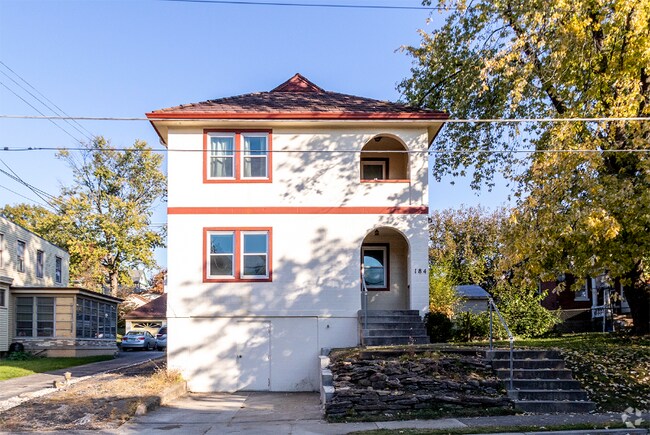 Building Photo - 184 Meadow Ave