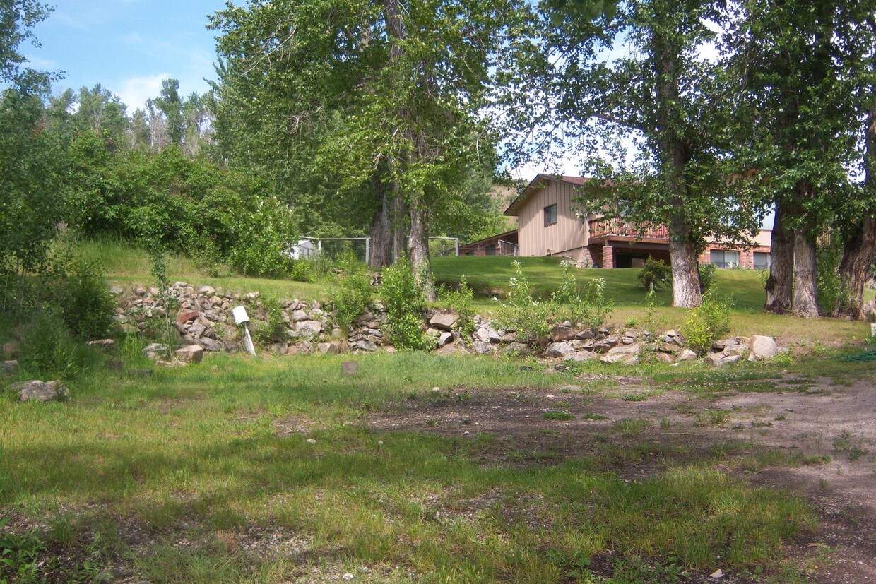 1049 Eggers Ln, Hamilton, MT 59840 House Rental in Hamilton, MT