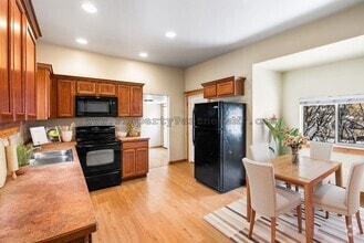 Building Photo - 215 N Quaw Blvd