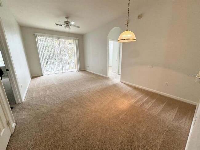 Foto del edificio - 8101 Coconut Palm Way