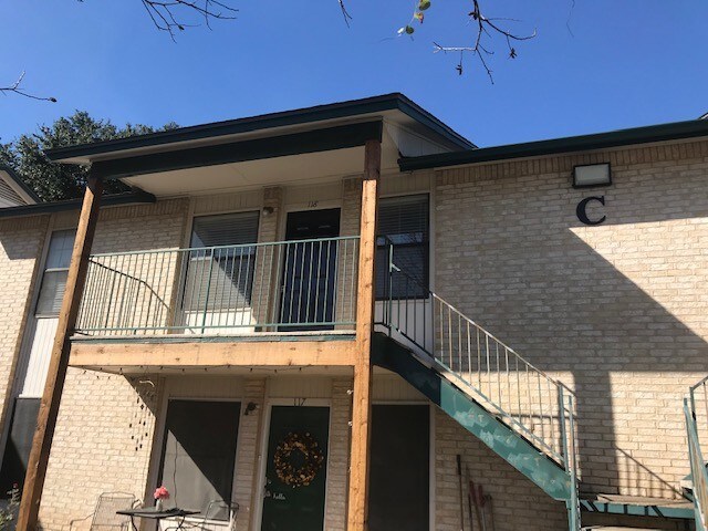 Foto del edificio - 1624 Aquarena Springs Dr