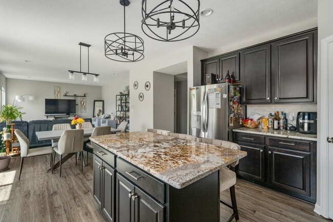 Building Photo - 1033 Quarry Oak Dr
