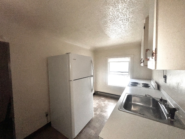 Building Photo - 411 W Alder St