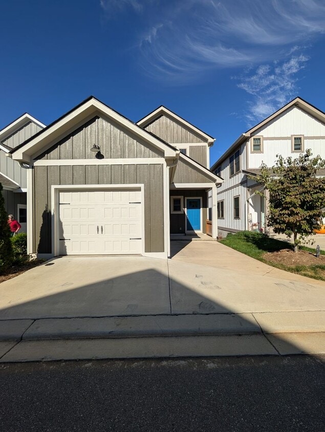 Primary Photo - Weaverville Rental