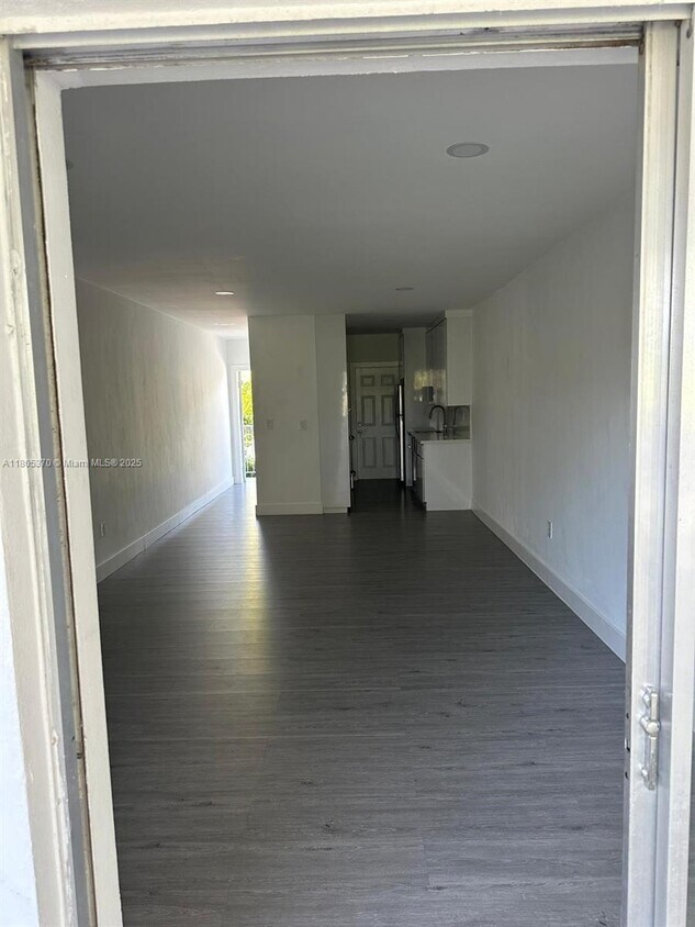 Foto principal - 1590 NE 127th St