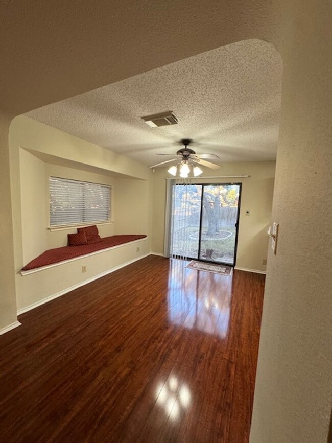 Building Photo - 10114 Sandbrook Hill