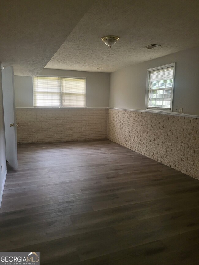 Foto del edificio - 1293 Monfort Rd