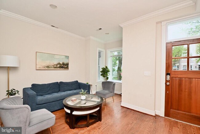Foto del edificio - 1031 10th St NE