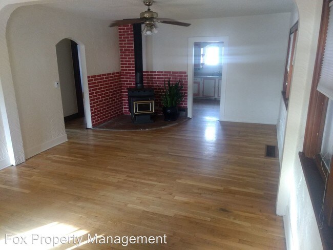 Building Photo - 3 br, 1 bath House - 917 Rex Street