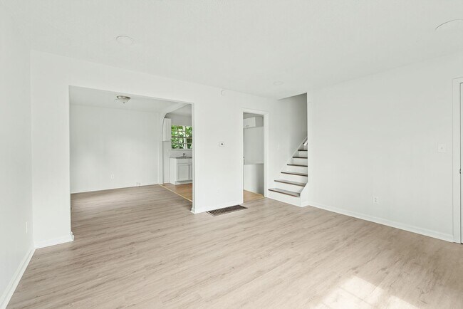Foto del edificio - Spacious beautiful 4-bedroom 2.5 bath home