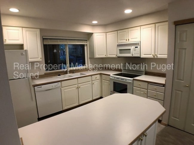 Building Photo - 5802 14th Dr W