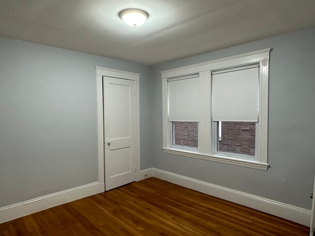 Building Photo - 18 Symmes St